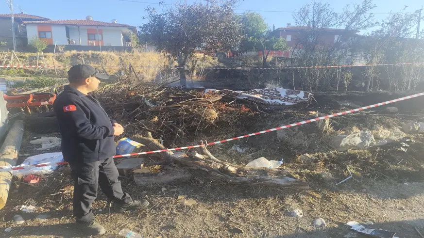 Bahçesindeki otları yakarken alevlerin içinde kalan kişi öldü