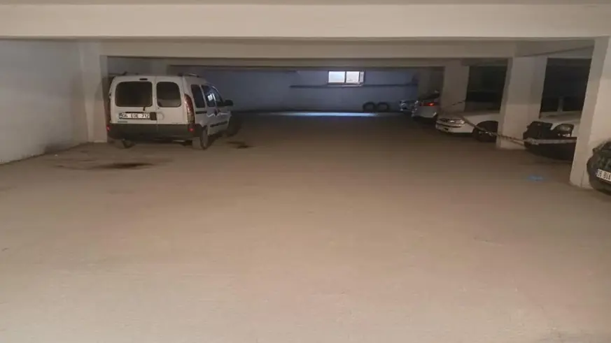 Eşinin sevgilisini bıçaklayarak öldürdü
