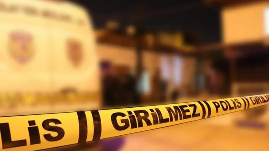 Parasını gasbettiği kişiyi satırla öldürdü