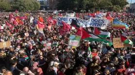 On binlerce kişi İsrail’i protesto etti