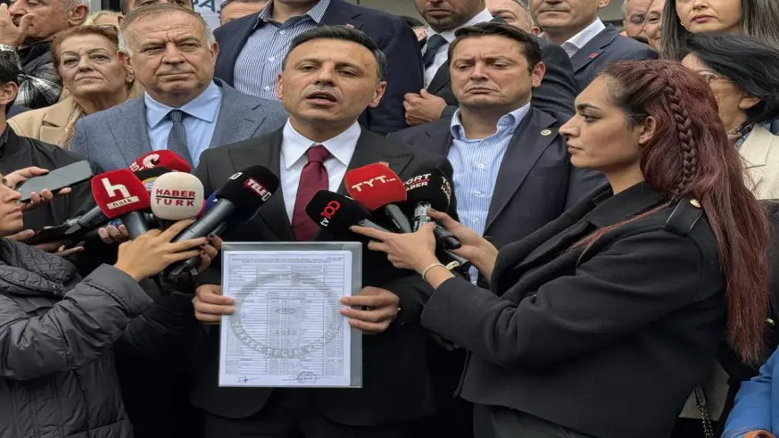 Özgür Çelik mazbatasını aldı