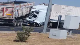 Diyarbakır'da iki tır çarpıştı