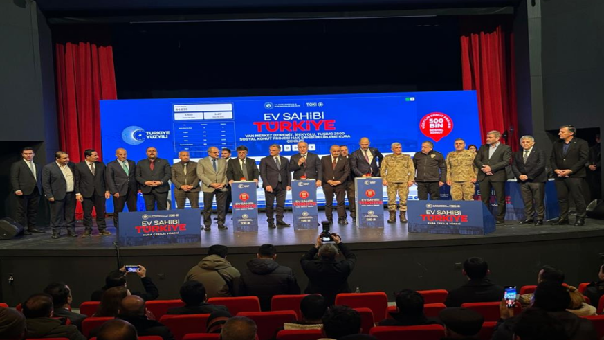 Van'da yüzyılın konut projesinin kura çekimleri yapıldı