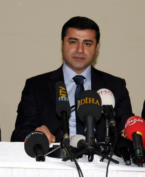 Demirtaş: Hiçbir darbe savunulamaz