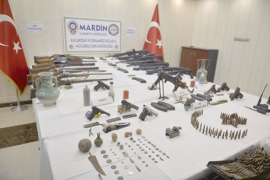 Mardin'de silah ve tarihi eser operasyonu