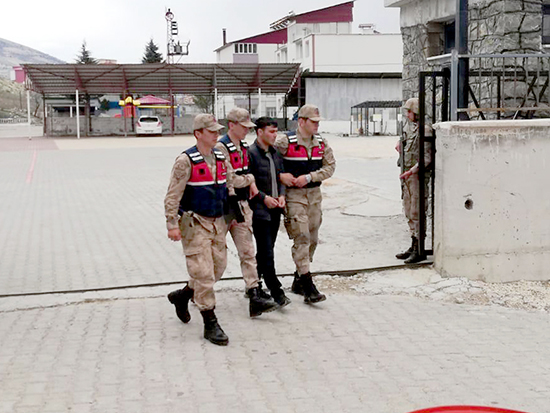 Diyarbakır'da aranan PKK şüphelisi, Çağlayancerit'te yakalandı