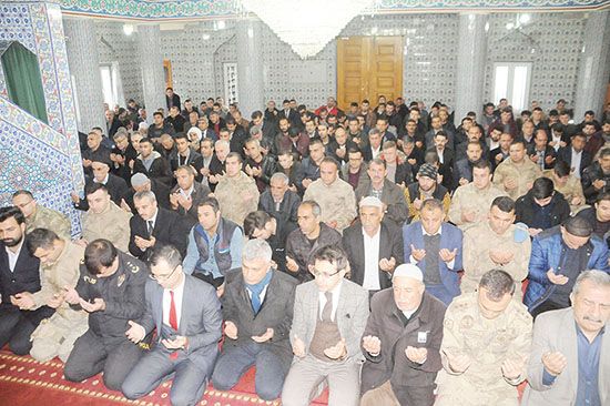 Cizre'de şehit askerler için mevlit 