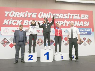 Üniversite kick boks takımından büyük başarı 