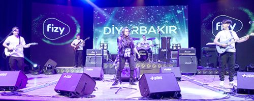 Diyarbakır’dan 2 Lise sahnede