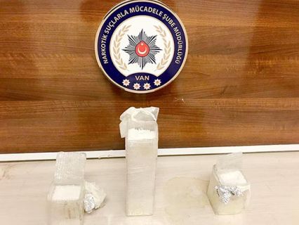 Üzerinde 2 kilo 972 gram metamfetamin ele geçirilen şüpheli tutuklandı