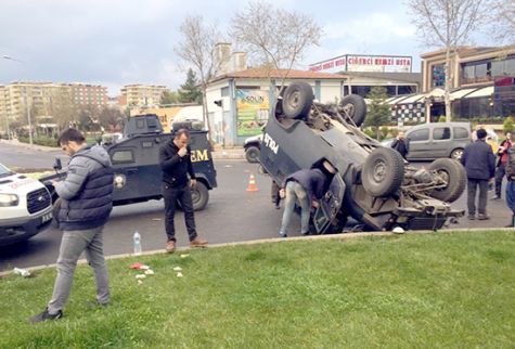 Zırhlı araçlar çarpıştı!