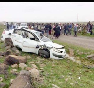 Takla atan otomobilin sürücüsü öldü, 2 kardeşi ağır yaralandı