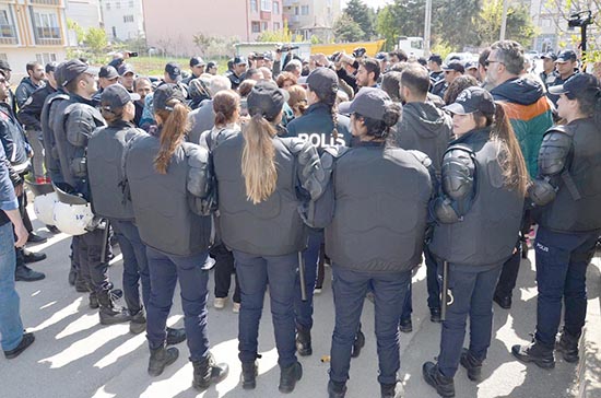 Emniyet amirinden HDP'li vekile: Herkes kendi başına hareket edemez