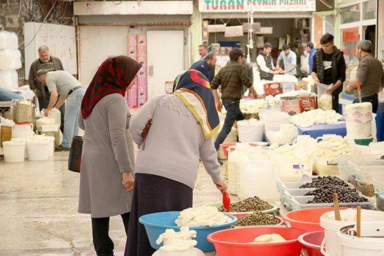 Esnaf’ın yüzü güldü!