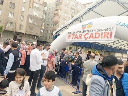 Siirtliler derneğinde iftar yemeği!