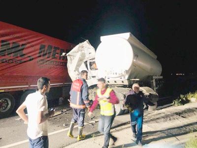 Nusaybin'de TIR ile tankeri çarpıştı: 1 ölü, 1 yaralı 