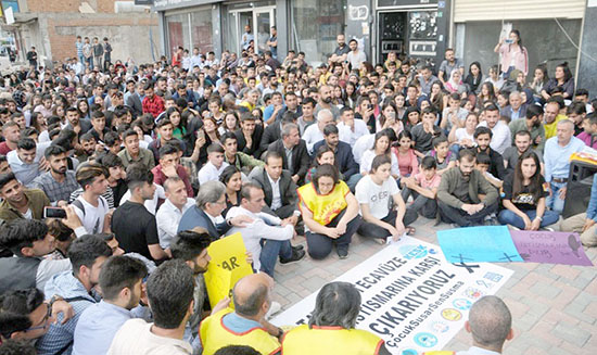 Cizre’de okulda cinsel istismar iddiası protesto edildi 