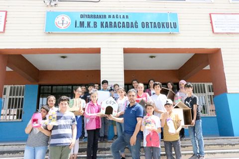 Diyarbakırlı öğrenciler, öğretmenleriyle harikalar oluşturuyor 