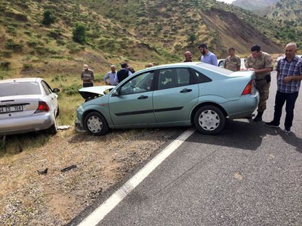 Adıyaman'da otomobiller çarpıştı: 8 yaralı