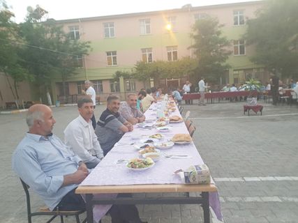 Çınar’da öğrenciler iftarda buluştu 