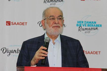 Karamollaoğlu: Barışa katkı sağlayan girişimleri destekliyoruz