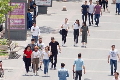 Her iki kişiden biri borçlu 