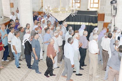 Hacı adayları maket Kabe etrafında tavaf yaptı 