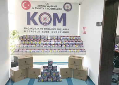 Kargo kolilerinden binlerce kaçak havai fişek çıktı