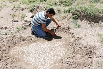 Adıyaman'da, baraj kıyısında mozaik bulundu