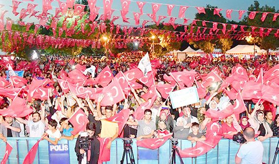 Diyarbakır meydanı milli birlik yüreği!