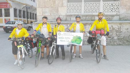 Diyarbakırlı bisikletçiler doğa için pedallıyor 