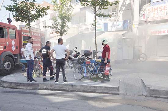 Trafo patladı esnaf mağdur oldu