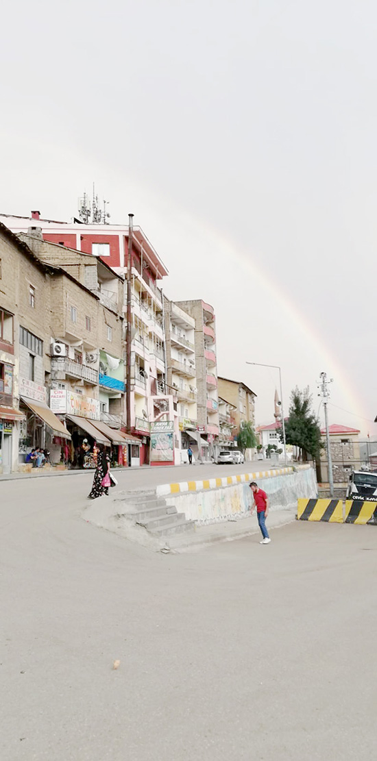 Şemdinli’de gökkuşağı güzelliği   