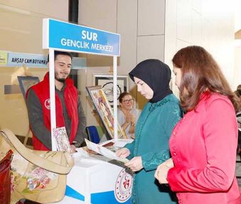 Güzeloğlu, ‘’Öğrenme Şenliği’’ el sanatları sergisini gezdi