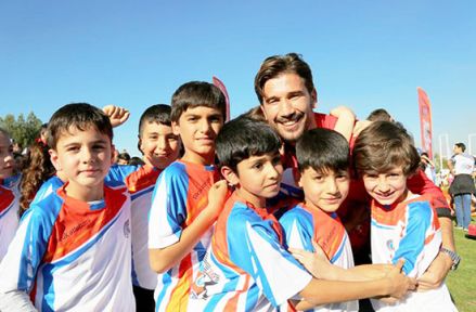 Adem Kılıçcı ve Birsen Bekgöz'den Çocuk Atletizmi Şenliği'ne destek