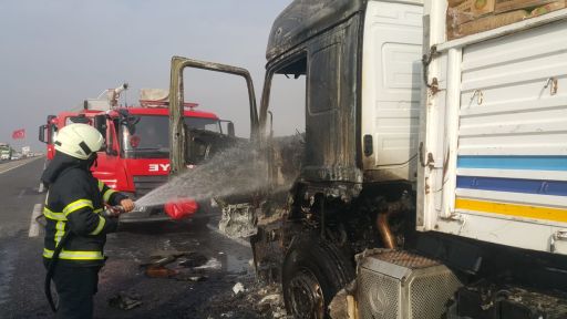 Şanlıurfa'da tır yangını