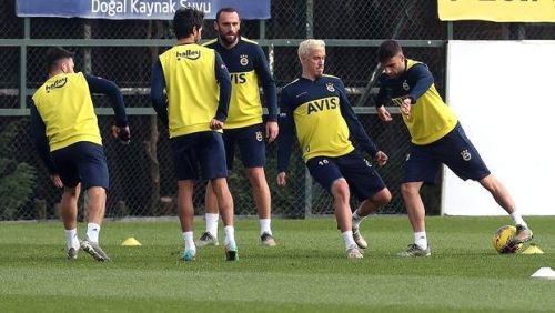 Fenerbahçe'nin Göztepe maçı kamp kadrosu belli oldu