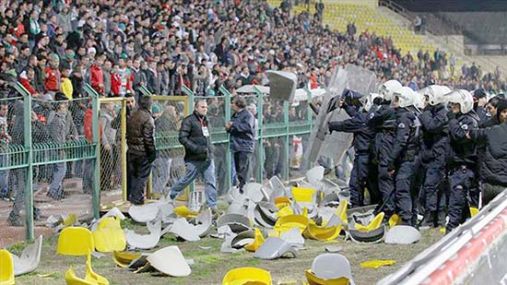 Futbolda şiddeti 