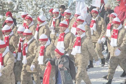 Fedakar ecdadı gençlik anıyor!