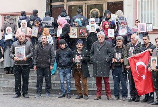 Karın altında evlat nöbeti