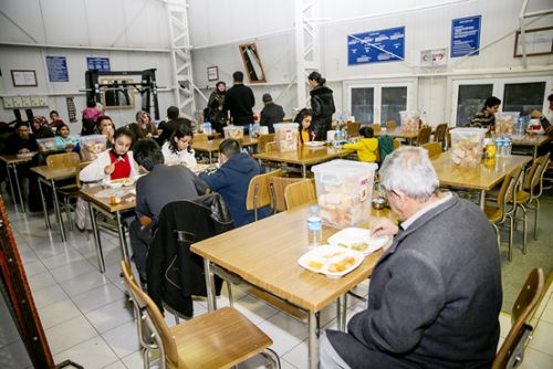 Depremzedelerin yaraları hızla sarılıyor