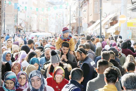 Hz. Süleyman'da kandil yoğunluğu