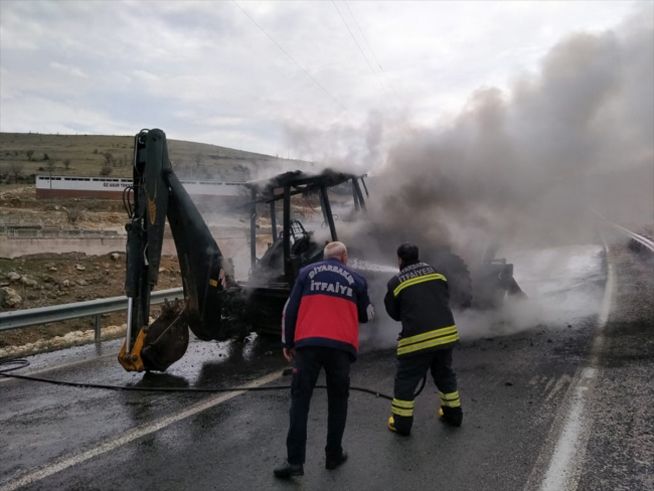 İş makinası alev aldı!