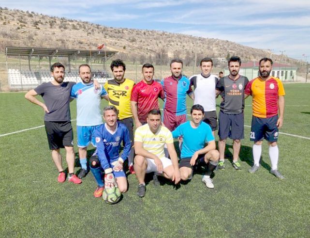 Dicle Gençlikspor oyuncuları, kaymakam ve emniyet personeli ile karşılaştı