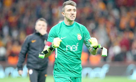 Muslera: Fatih Terim'in yardımcısı olmak beni gururlandırır