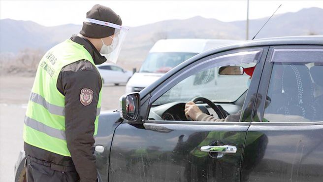 MEB'in emniyet güçlerine yüz koruyucu siperlik teslimatı başladı