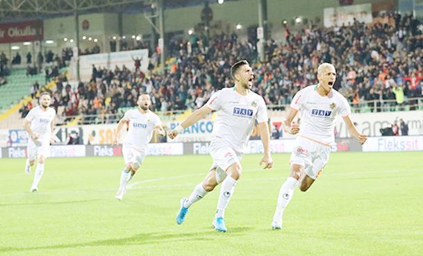 Alanyaspor'da hedef UEFA Avrupa Ligi