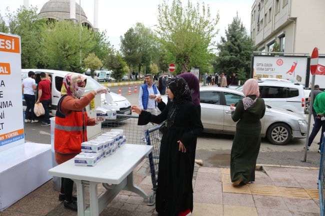 Bismil Belediyesi'nden hergün 10 bin maske