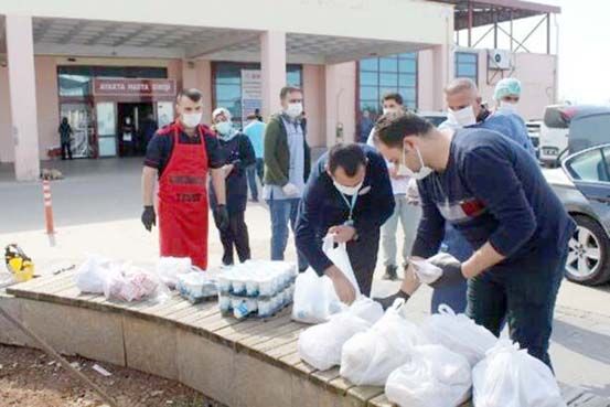 Esnaftan sağlık çalışanlarına kokoreç