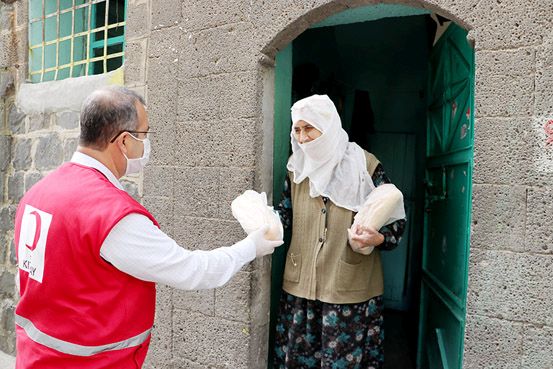 10 bin kişiye ekmek bin 500 kişiye aş!